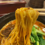 喜龍軒 - 細麺　ストレートで柔らかめ。　スープはコッテリ濃厚。