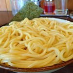 東池袋 大勝軒 - 美しい麺です。それほど太くなくて食べやすい。するするするする入ってきます。