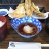 Tempura Wakasugi - 穴子、キス、海老のかき揚げ、ご飯、味噌汁、漬け物。
