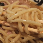 Zenryakumarukyuu - アップ　中太ストレート麺でアルデンテな感じ！