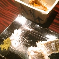 野口太郎 - 鱧の焼き霜と、鱧のアラのだしでたいた切り干し大根