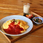 あんだんち食堂 - 寝かせ玄米®オムライス1,100円(税込)
竹鶏ファームの卵と加美よつばのとまとケチャップで仕上げました。