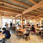 あんだんち食堂 - 内観全体です。