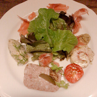 カフェ・ド・クレプスキュール_0