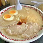 双喜紋 - ラーメンはニンニク・辛味アリアリのネギ抜き
      の超コッテリ仕様です。