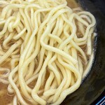 家系ラーメン 佐々喜家 - 酒井の麺は細め。