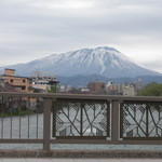 回転寿司すノ家 - 南部片富士と称される岩手山。