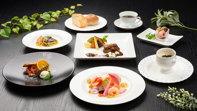 メインダイニングルーム - 富良野