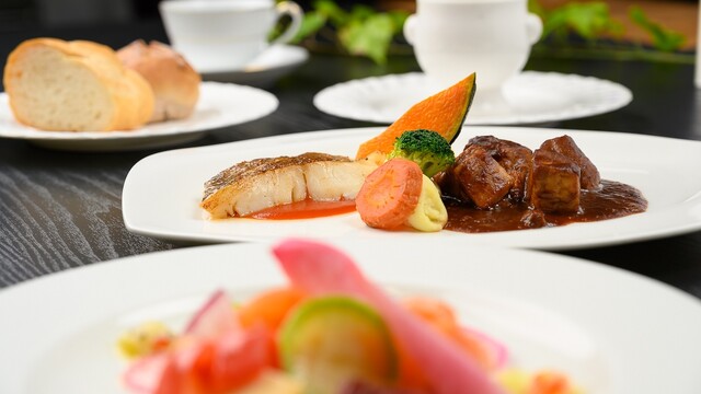 メインダイニングルーム - 富良野（フレンチ）の写真