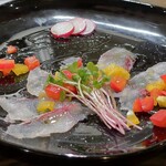 トリワイン ＰＩＫＯＳＨＨＨＵ - チヌのカルパッチョ