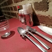 ニコラス 新橋店 - 最初から、ナイフ、フォーク、スプーンがセットされてます。