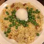 Hawkers - 「カレー炒飯」(650円)+「とろーり半熟卵」(80円)