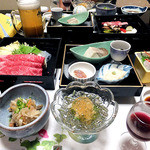 Oogiya - 夕食（はじめに並んでいた料理）