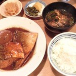 みやた - サバみそ煮定食900円。大きな切り身が２つ