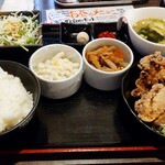 ヒトヨシロクメ堂 - から揚げ定食　@800