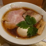なにわ 麺次郎 - 地鶏醤油ラーメン味玉付