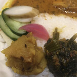 カレー&オリエンタルバル 桃の実 - カレーセット(150円)