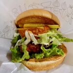 モスバーガー - マンハッタンクラムチリロースカツ　445円（税別）