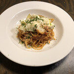 イル ニード デル パスト - モッツァレラチーズとトマトのパスタ