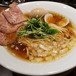 麺屋 ねむ瑠 - 赤鶏と蛤の淡麗煮玉子入り中華そばの醤油  　900円