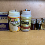 なかむら屋 - 料理写真:『なかむら屋』テーブル付属の各種調味料類