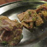 ケムリノアブサン - 牛ハツ275円、ヒネ330円、豚タンモト275円