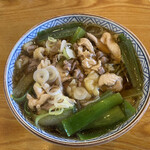 東家若竹分店 - かしわ込み。普通のかしわそばの鶏肉増量バージョンです。