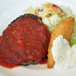 ガスト - 日替わりランチ（ハンバーグトマトソース&白身魚フライ）