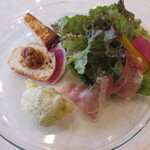 イルマーレ ディ タク - プチ前菜+サラダ