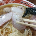 支那ソバ かづ屋 - モモ？チャーシューリフト