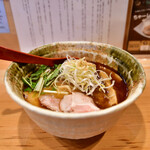 焼きあご塩らー麺たかはし - 味玉入り 焼きあご塩ラー麺@940円：全景