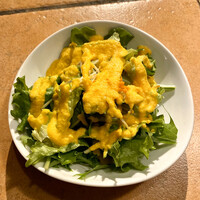 炭火焼肉 ふちおか - 人参と玉葱ソースの彩りサラダ