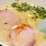 とんこつラーメン専門 八味豚骨 - 