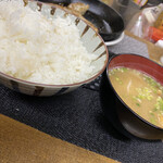 ごはんばー - 餃子をごはんと味噌汁でいただきましたが
      
      なんせ、米が美味い！！！！！（＾ω＾）