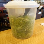 博多ラーメン 本丸亭 - ねぎが無料です