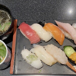 Heiroku Sushi - 昼得10貫セット♬︎ 1000円
                        お椀､茶碗蒸し付き♬︎