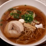 本家さぬきや - 醤油ラーメン550円