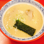 金豚 - ラーメン（税込700円）