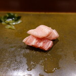 鮨匠 のむら - 芭蕉梶木(バショウカジキ)の大トロ(開聞岳沖産、40kg)