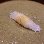 鮨匠 のむら - クエの若魚(開聞岳沖産、3kg、4日寝かせ) 