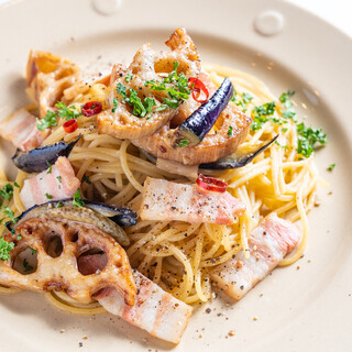 ランチにも夜カフェにも