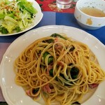 イタリアンレストラン トリコローレ - 菜の花とベーコンの和風パスタ ¥880