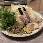 ご馳走 青柳 - あんこうは捨てるところが無いと言われるほど、色々な部位を味わえます。櫛みたいなのがエラです。