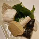 ご馳走 青柳 - 「あんこうの友酢」ワカメ以外は全部あんこうの部位です。