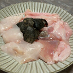 ご馳走 青柳 - あんこうの白身と皮