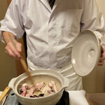 ご馳走 青柳 - じっくりと撹拌を続ける青柳店主