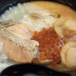 Zousuiya Sansuke - 「秋鮭の親子ときのこのクリーム雑炊」（1150円＋税）
