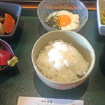 京都 丹波黒地鶏かずき - マグロとろろ定食