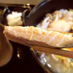 Zousuiya Sansuke - 「秋鮭の親子ときのこの卵雑炊」（1050円＋税）鮭は崩れにくく調理してあって食べやすいです