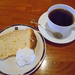 Marugutta Gojuuichibanchi - 「カレーセット」のシフォンケーキ ＆ コーヒー